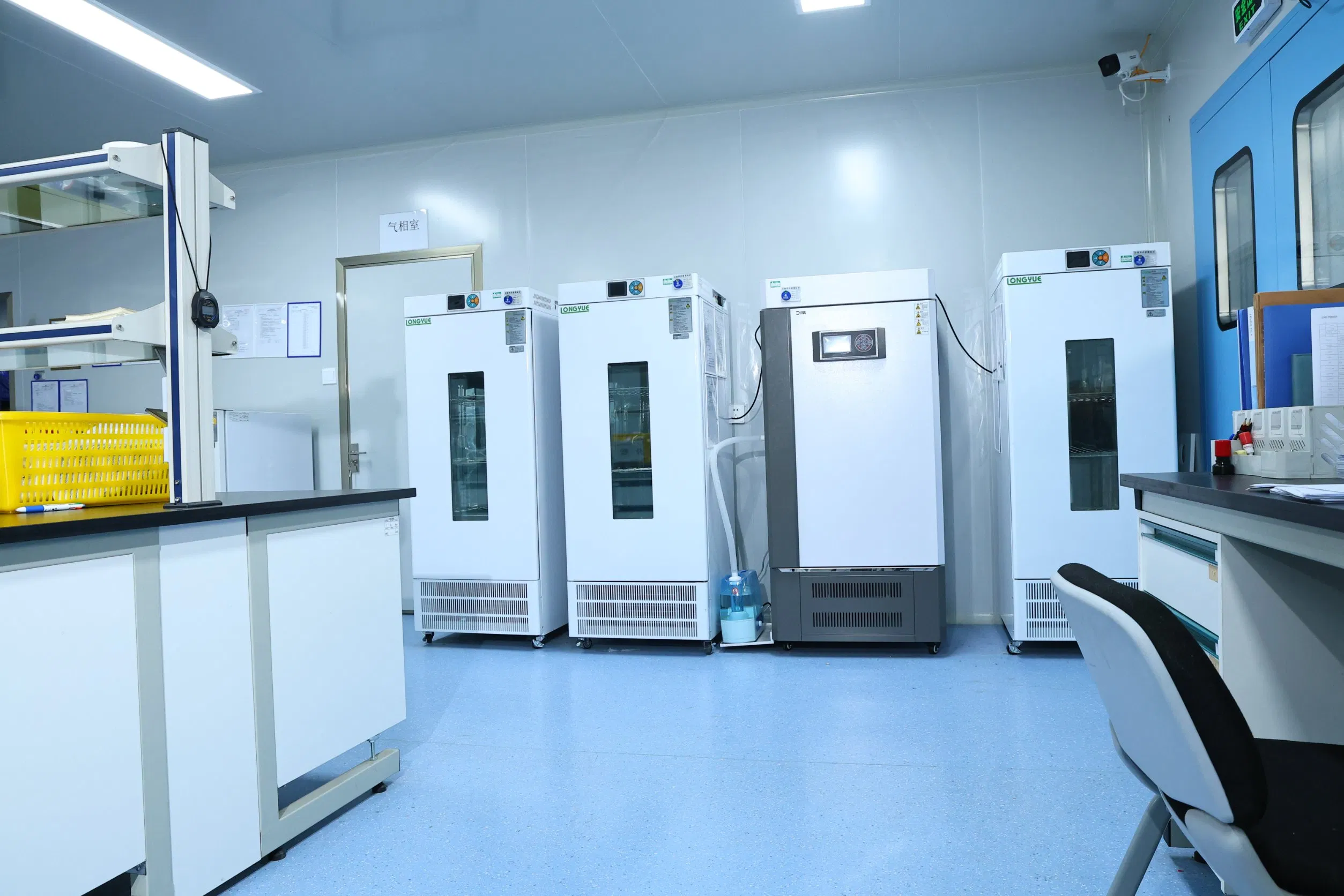 Ori-Power Small Waterproof Hard Shell Medical Kit for Home, Car, Travel, Camping, Truck, Hiking, Sports, Office, Vehicle &amp; Outdoor Emergencies