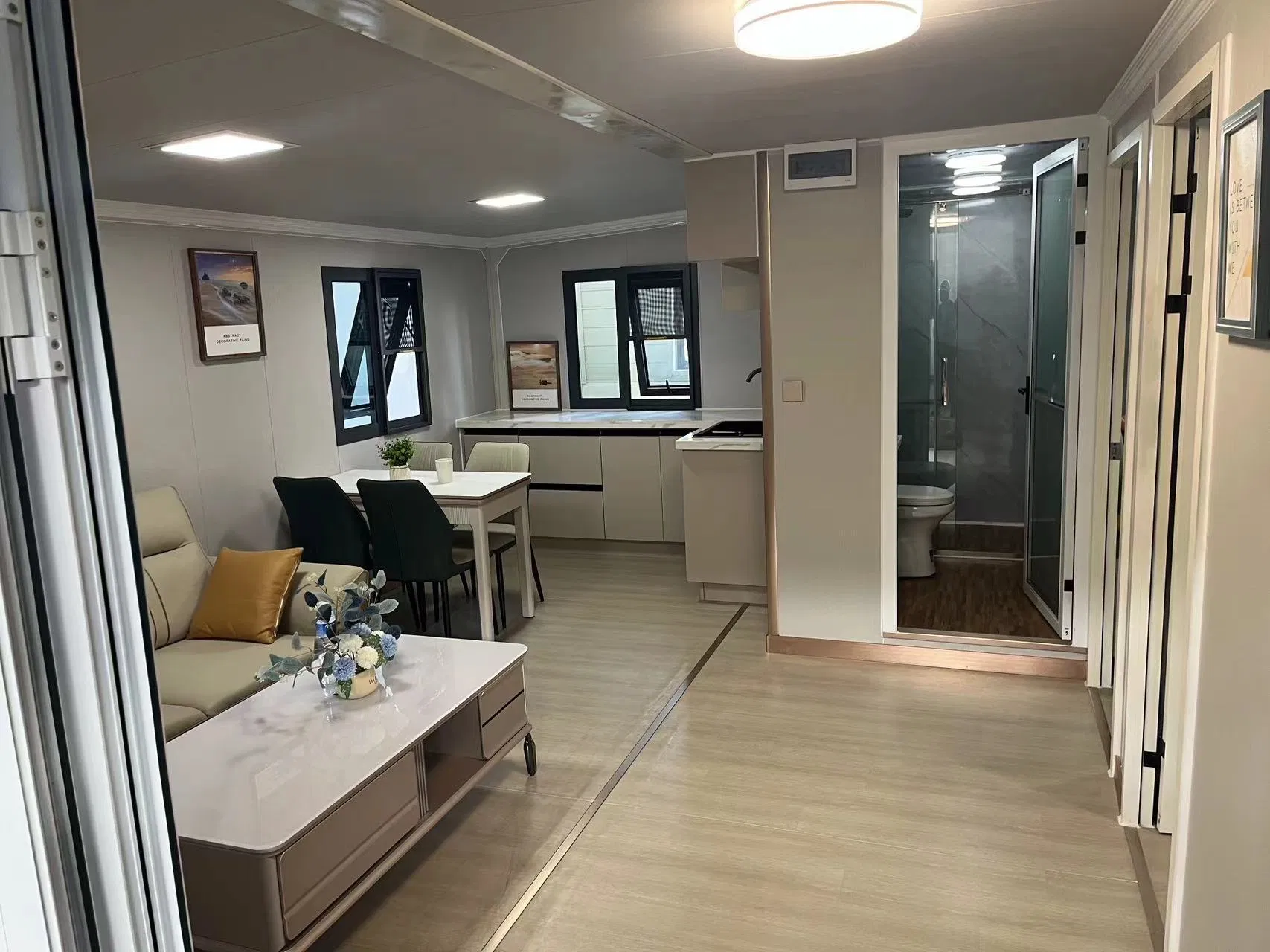 Waterproof 40 20 Foot Prefabricated Mobile Luxury Container Expandable House 2 3 4 5 Bedroom Prefab Villa Portable Home