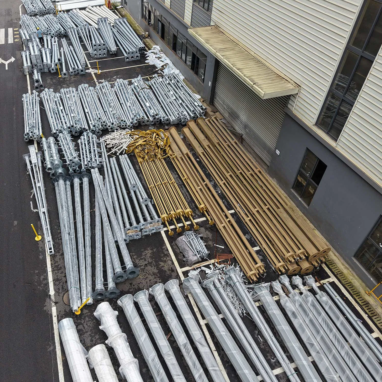 Solar LED Street Lighting with Galvanized Lighting Pole High Quality Moudle Lamp