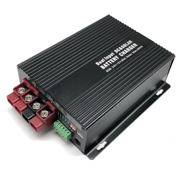 DC24V Dual Input Solar LCD Display Bt Function in-Vehicle Battery Charger Controller