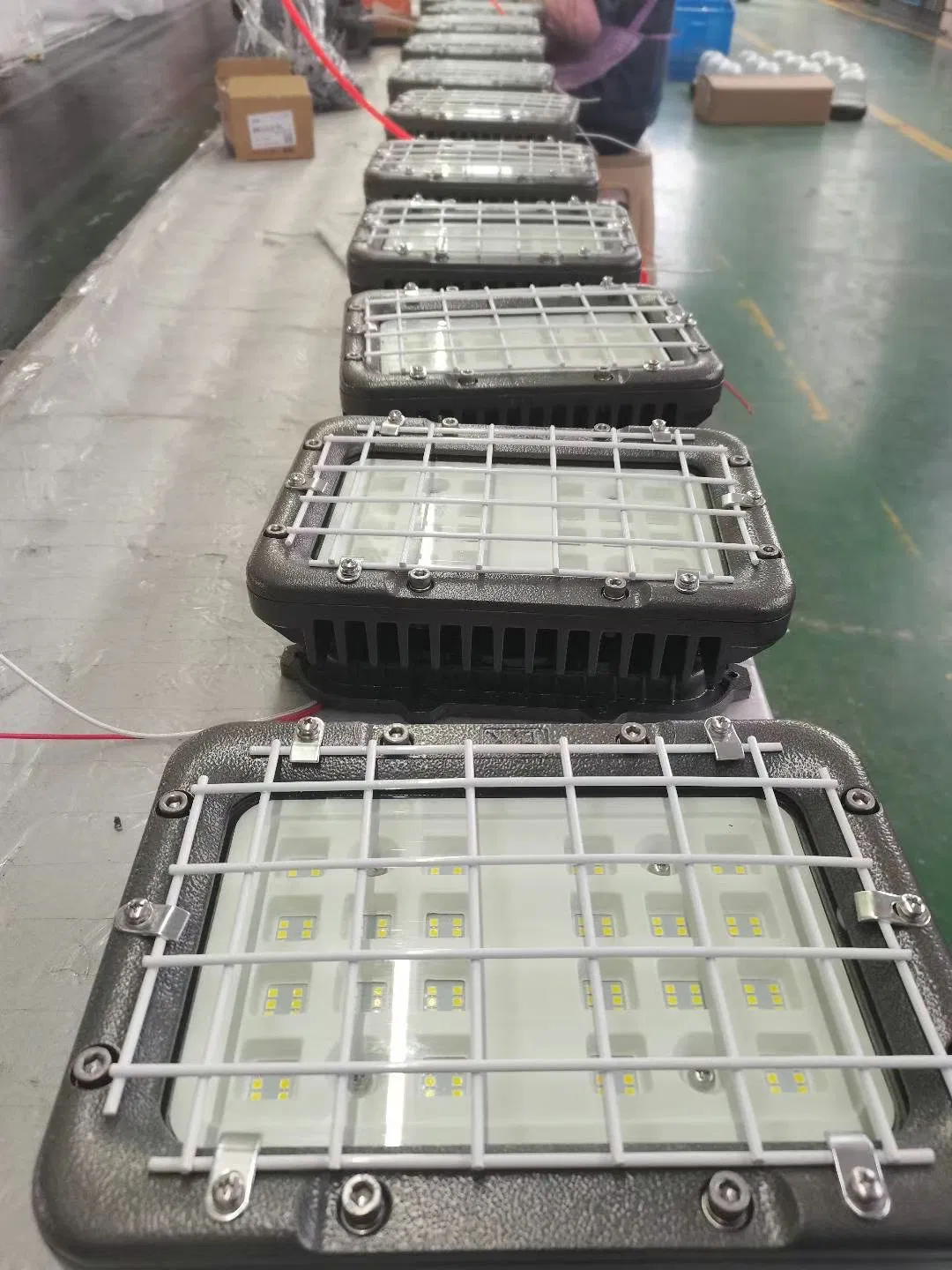 ATEX Fireproof Square Type IP66 Explosion Proof LED Floodlight for Outdoor Garden Lighting IP66 Ik10