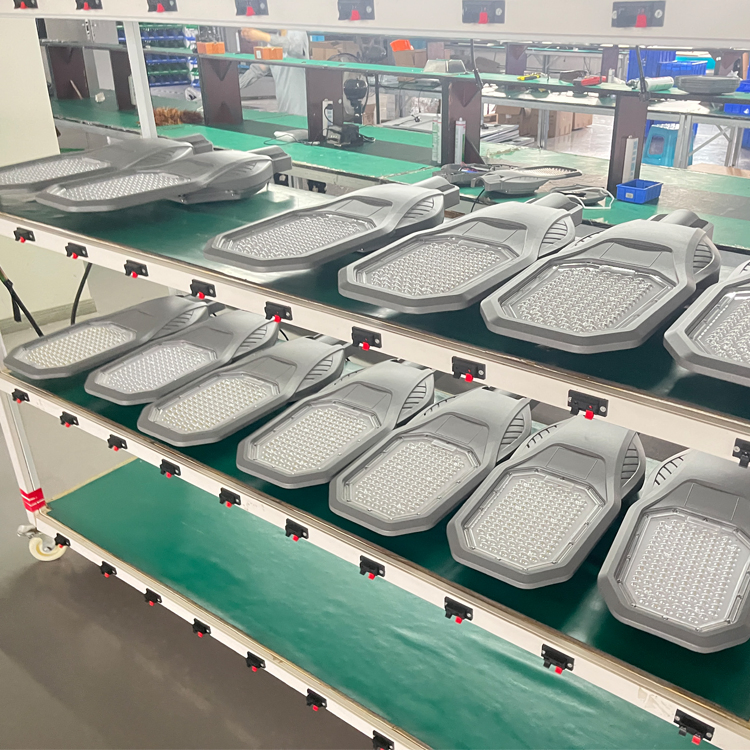 Outdoor Solar Power Light Integrated LED Solar Street Light with Radar Adaptive Lighting