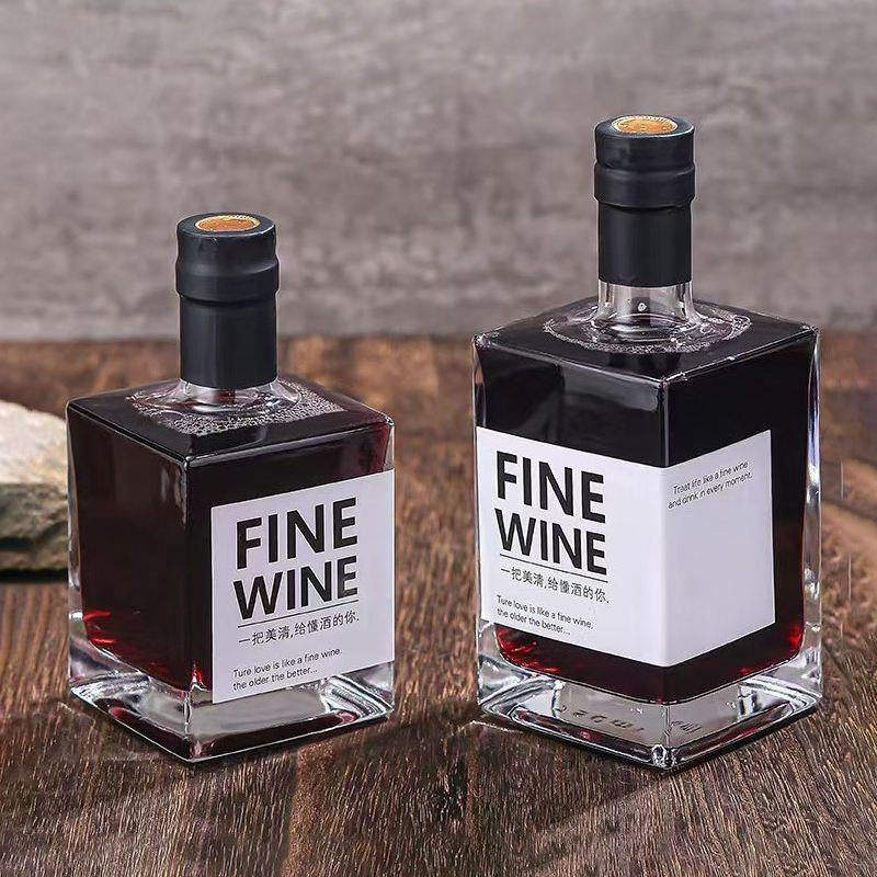 Wholesale Custom Logo Square Luxury Liquor Bottles 500ml 750ml Empty Vodka Whiskey Glass Bottle for Spirit