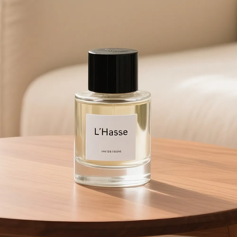 Women Perfume Bottle 50ml Glass Atomizer with Gold Trim Embossed Design for Luxury Fragrances Fine Mist Sprayer