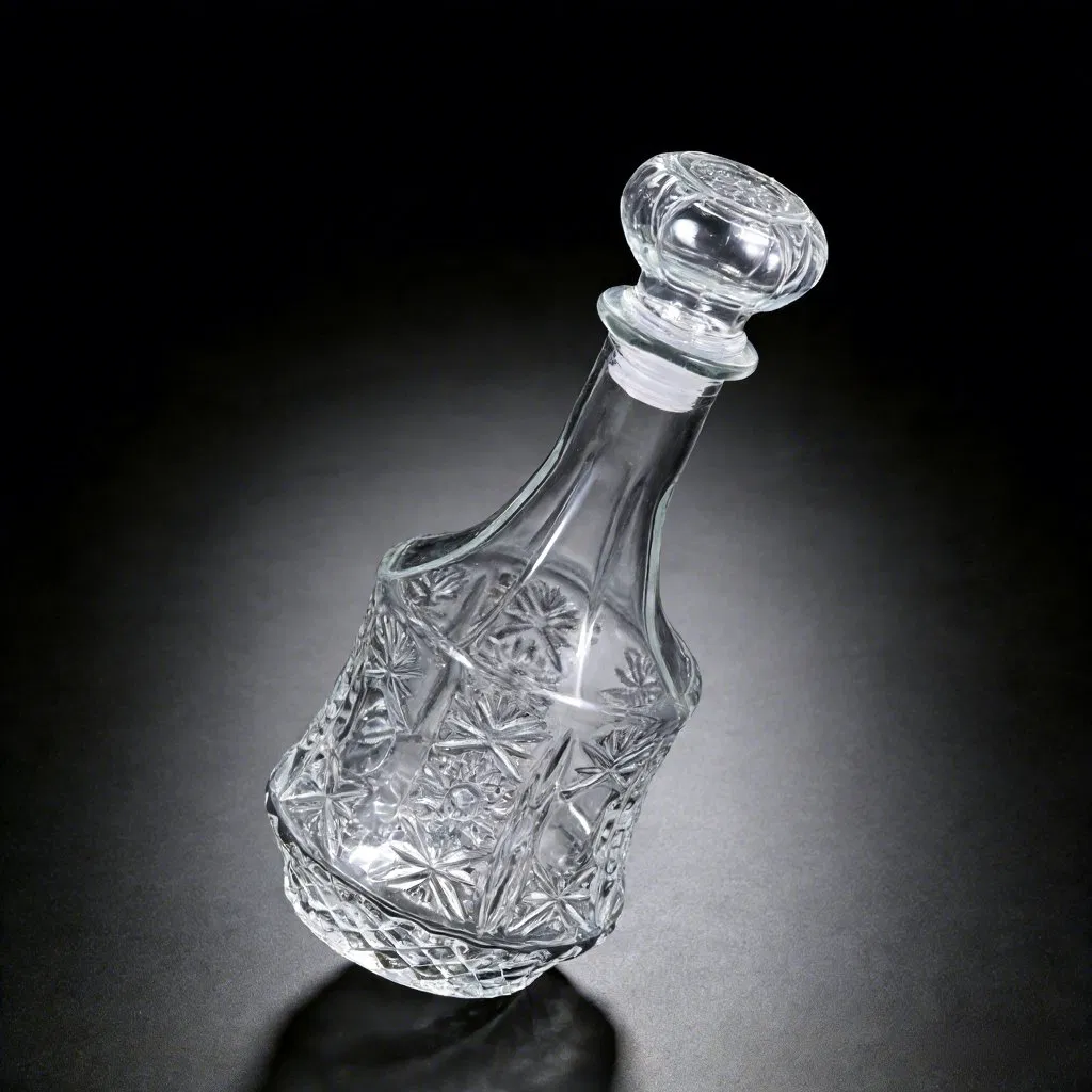 High Quality Luxury 25oz 27oz Glass Spirits Bottle Vodka Gin Rum Liquor Whisky Decanter with Glass Lid
