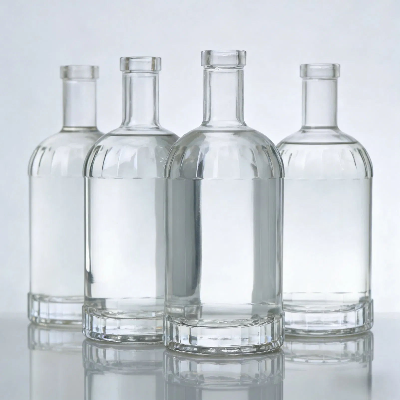 Customized Extra Flint Glass Bottle for Tequila Whiskey Vodka Gin with SGS FDA Certification