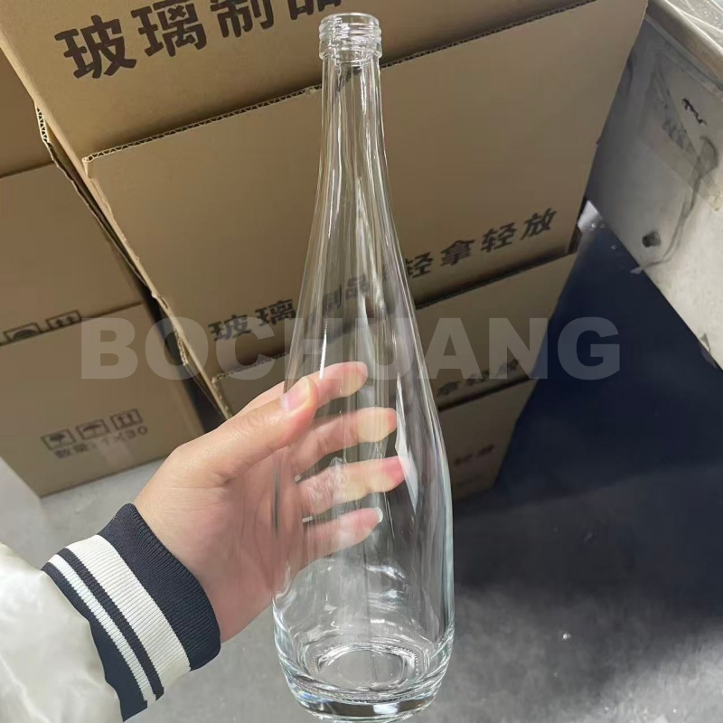 330ml 500ml 700ml 750ml 1000ml Flint Glass Bottles for Sparkling Water Still Water Mineral Water Natural Spring Water Drinking Water