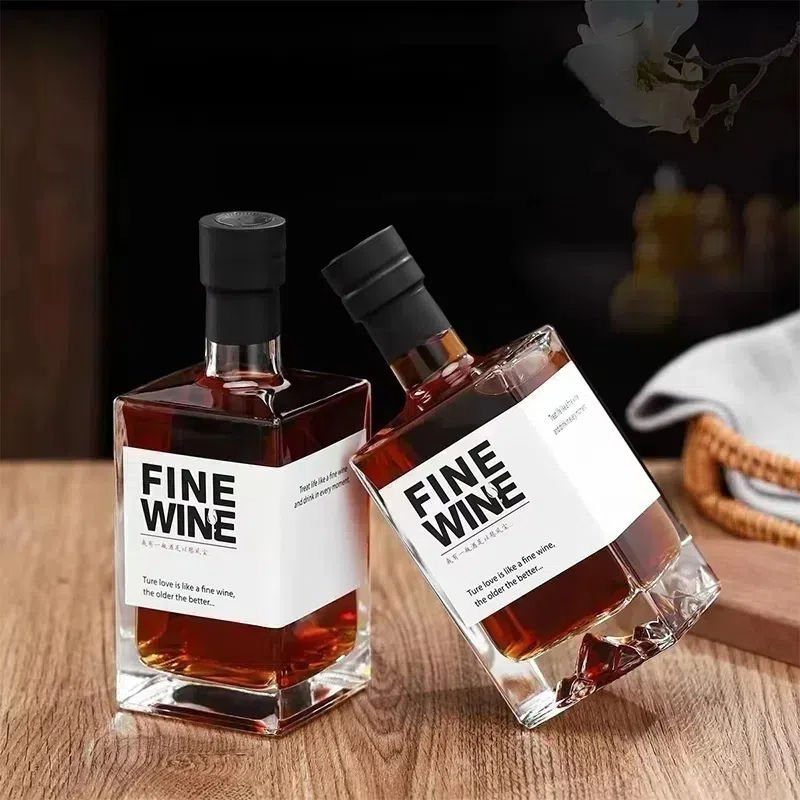 Wholesale Custom Logo Square Luxury Liquor Bottles 500ml 750ml Empty Vodka Whiskey Glass Bottle for Spirit