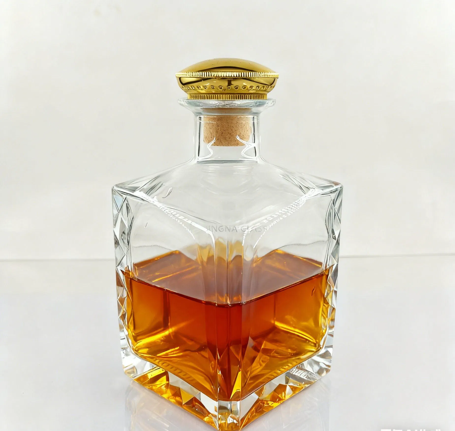 750ml Glass Bottle Whisky Wine Square Shape with Special Bottom Factory Custom Engrave Option