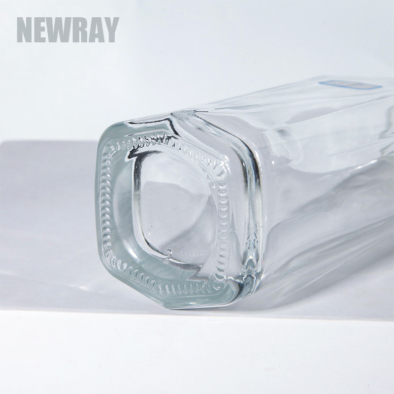 Thick Base 50 Cl Glass Liquor Bottles for Rum Gin Whisky Tequila