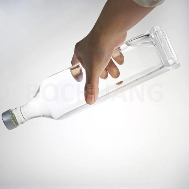 Wholesale Clear Square 500ml 700ml 750ml Glass Spirit Bottle for Spirit Vodka Whiskey Tequila Rum Gin Packaging