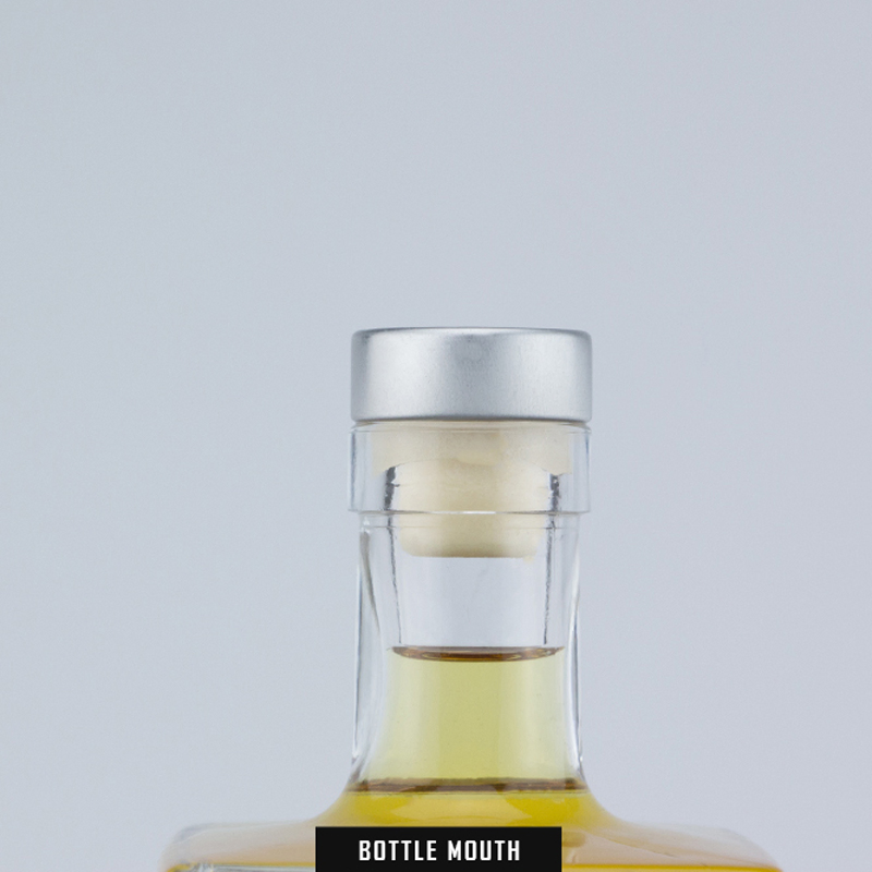 Factory Direct Sale of 500ml and 700ml Square Glass Wine Bottles with Right-Angle Shoulder and Thick Cork Stopper. Vodka Bottles