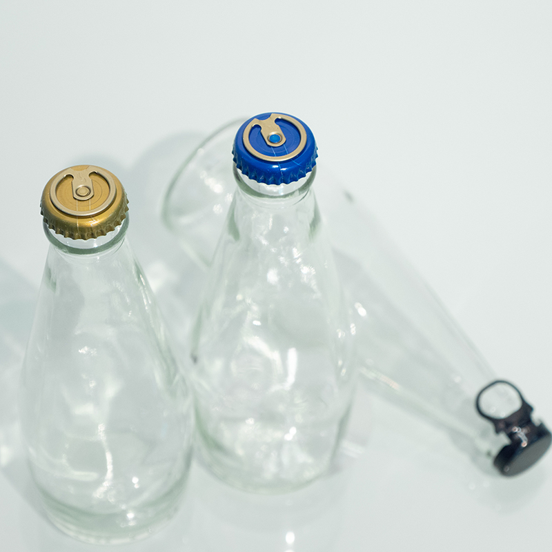 Clear Bottle Brown Glass Beverage Bottle Sparkling Water Bottle Juice Beer Glass Bottle Spirit Gin Vodka Glassware Liquor Wine Glass Bottle with Metal Crown Cap