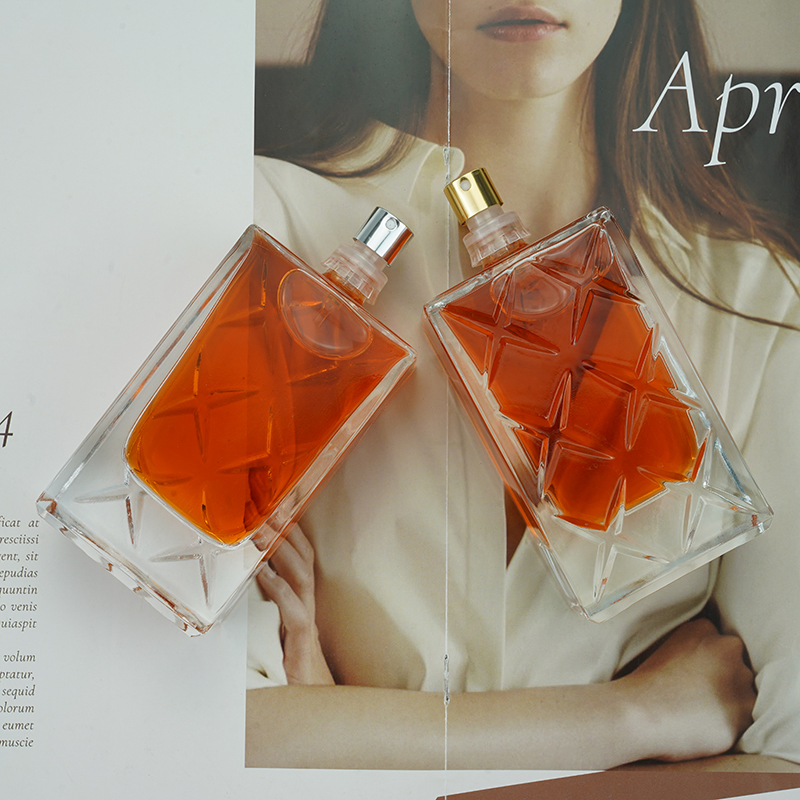 80ml Patterned Glass Bottle with Thick Base and a Spray Head