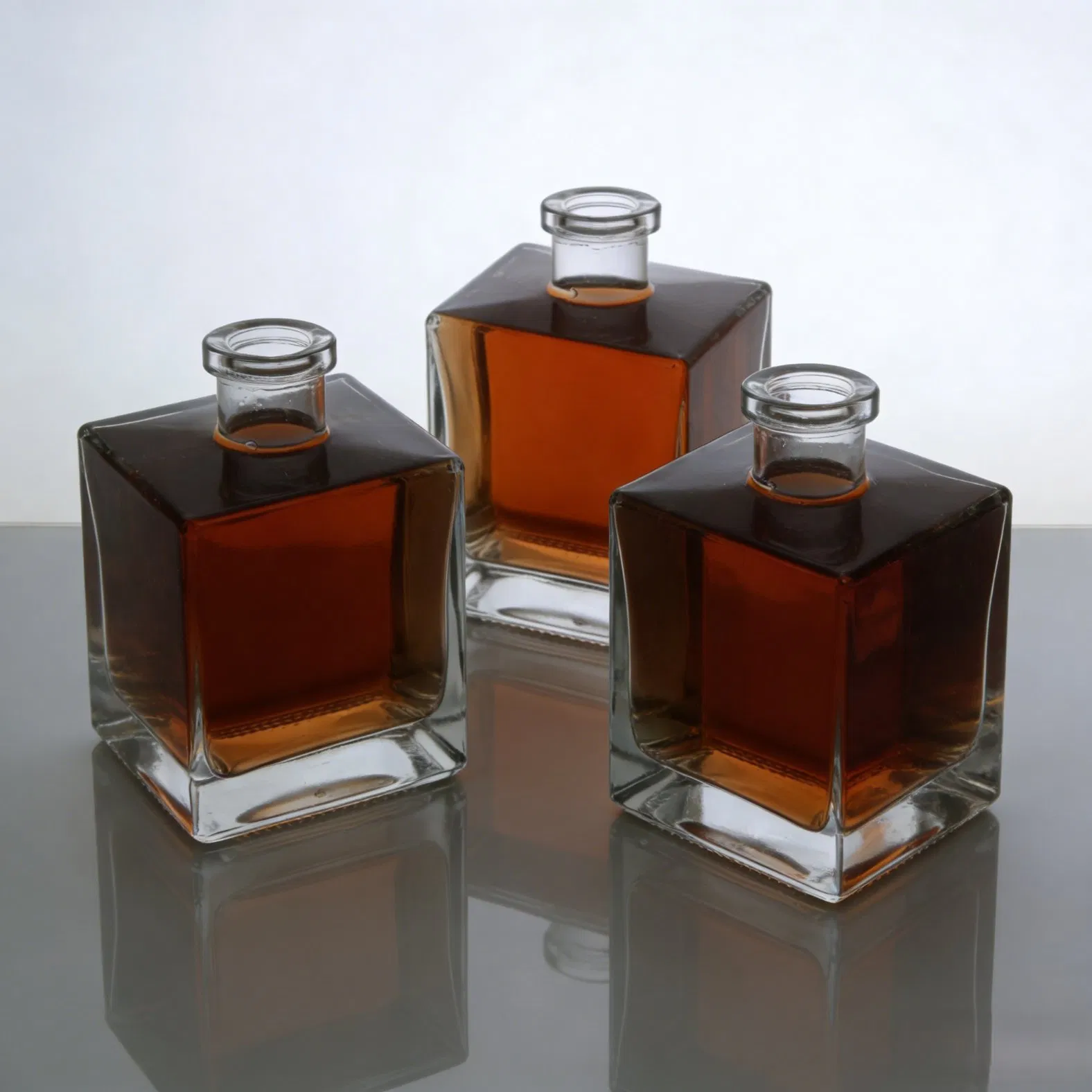 500ml Short Neck Square Glass Mezcal Bottle for Whiskey Vodka Tequila Gin Rum with Cork