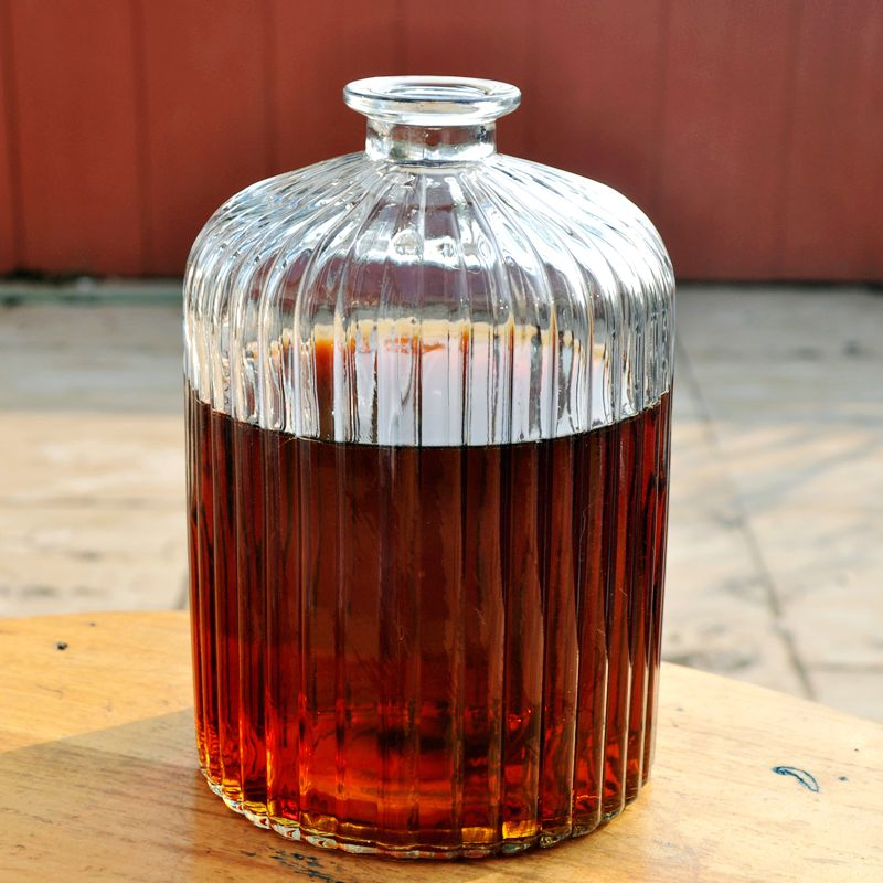 Round Spirit Liquor Glass Bottle for Distillery