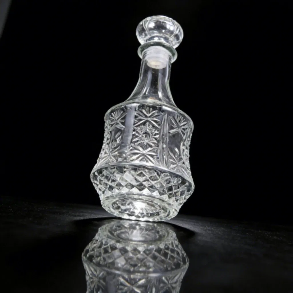 High Quality Luxury 25oz 27oz Glass Spirits Bottle Vodka Gin Rum Liquor Whisky Decanter with Glass Lid