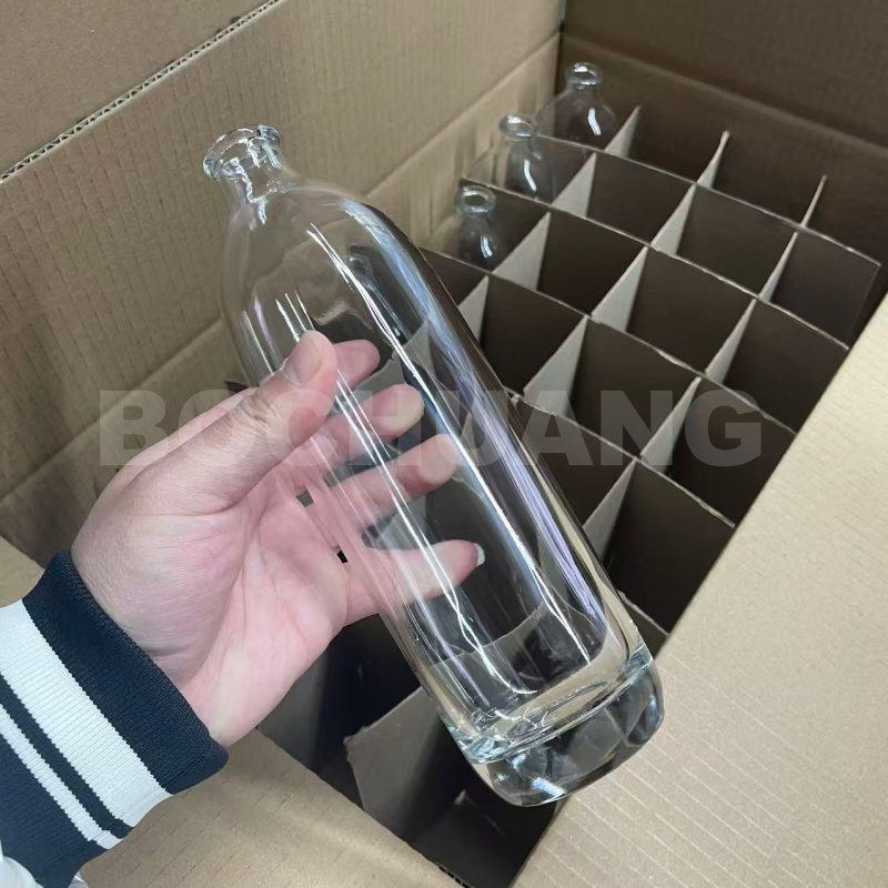 330ml 500ml 700ml 750ml 1000ml Flint Glass Bottles for Sparkling Water Still Water Mineral Water Natural Spring Water Drinking Water