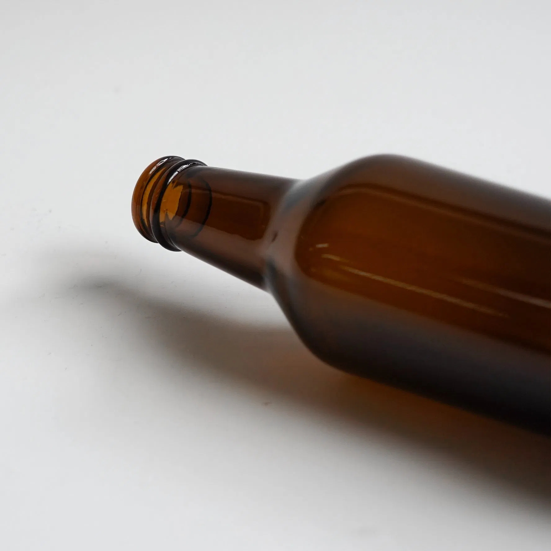 Transparent Beer 250ml Beer Bottle with Crown Cap Nnpb Technology Lightweight Bottle