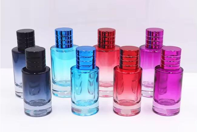 Wholesale Factory 10ml 30ml 50ml Glass Perfume with Box Packaging Empty Colored Glass Luxury Perfume Bottles with Sprayer