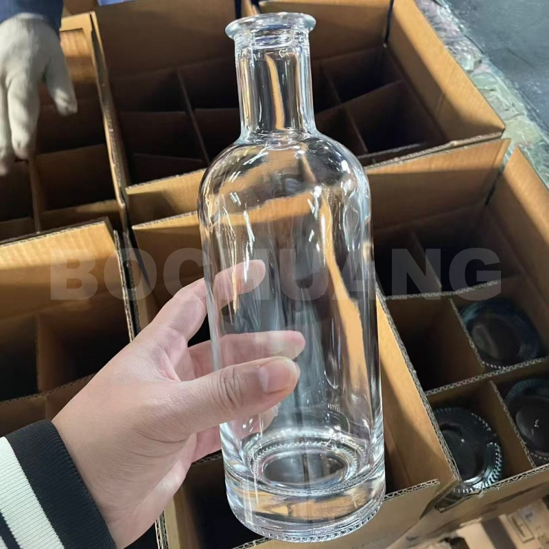 330ml 500ml 700ml 750ml 1000ml Flint Glass Bottles for Sparkling Water Still Water Mineral Water Natural Spring Water Drinking Water