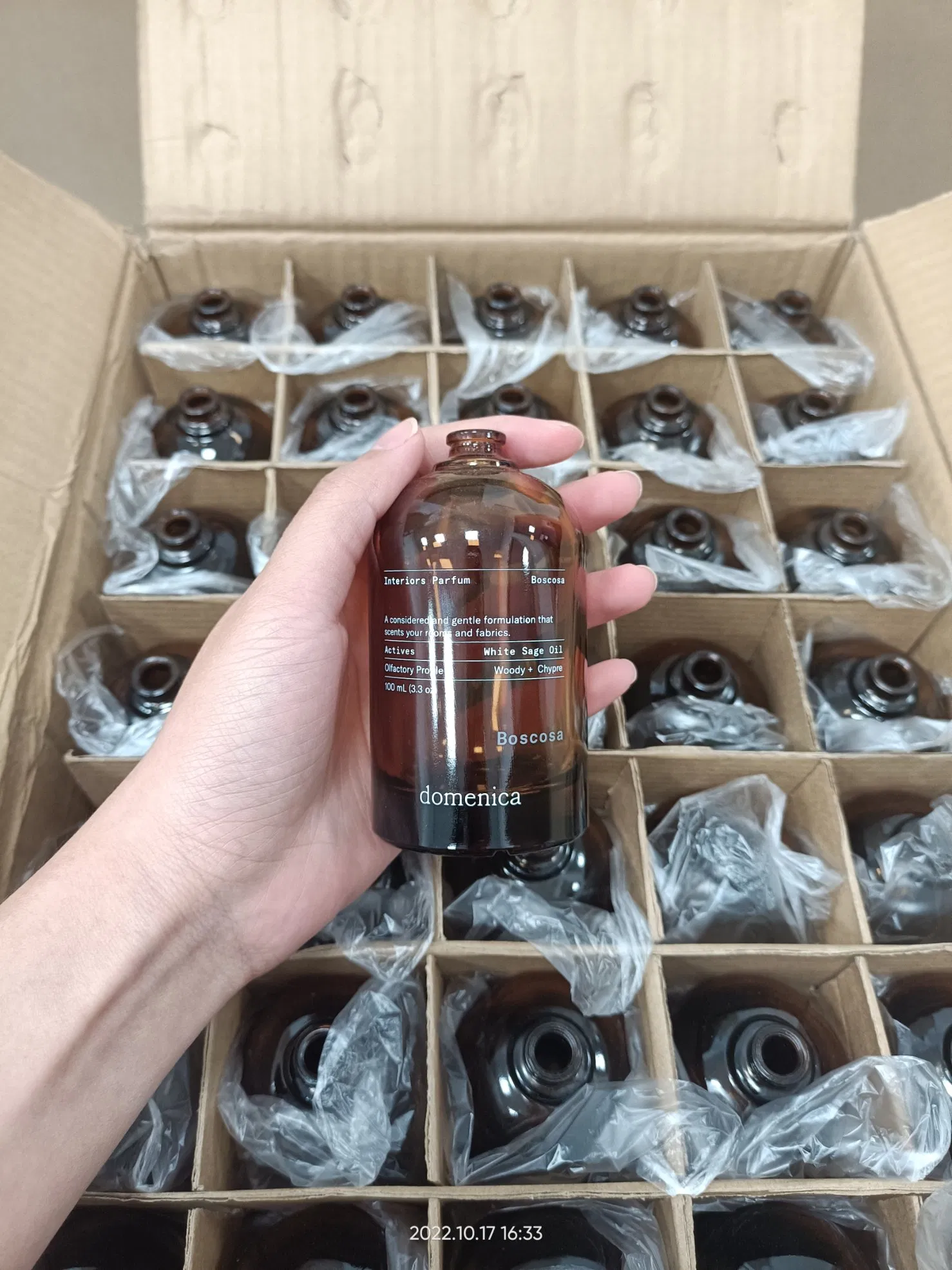 Custom Logo Print 30/50/100ml Thick Base Empty Amber Glass Spray Bottle Crimp Neck Mist Sprayer Atomizer for Essential Oils Perfume Aromatherapy