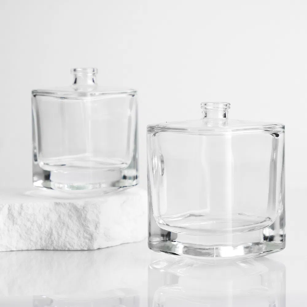 Square 50ml 100ml Botella De Vidrio Para Perfume Clear Glass Parfum Spray Bottle Empty Elegant Luxury Perfume Bottle with Creative Wooden/Black Cap