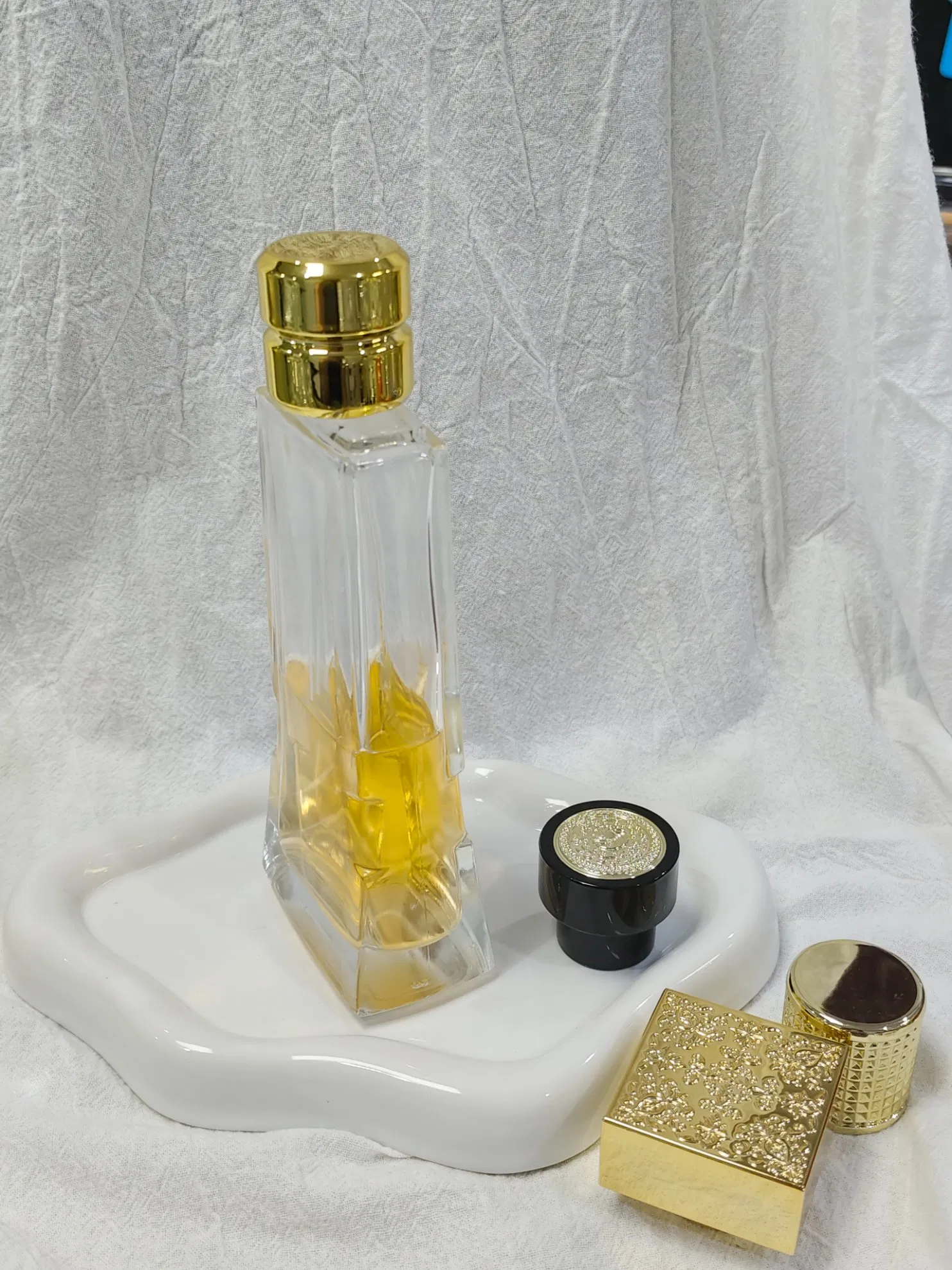 Tall High Quality Pattern Rectangle Glass Perfume Bottle Crimp Neck Cap Pump