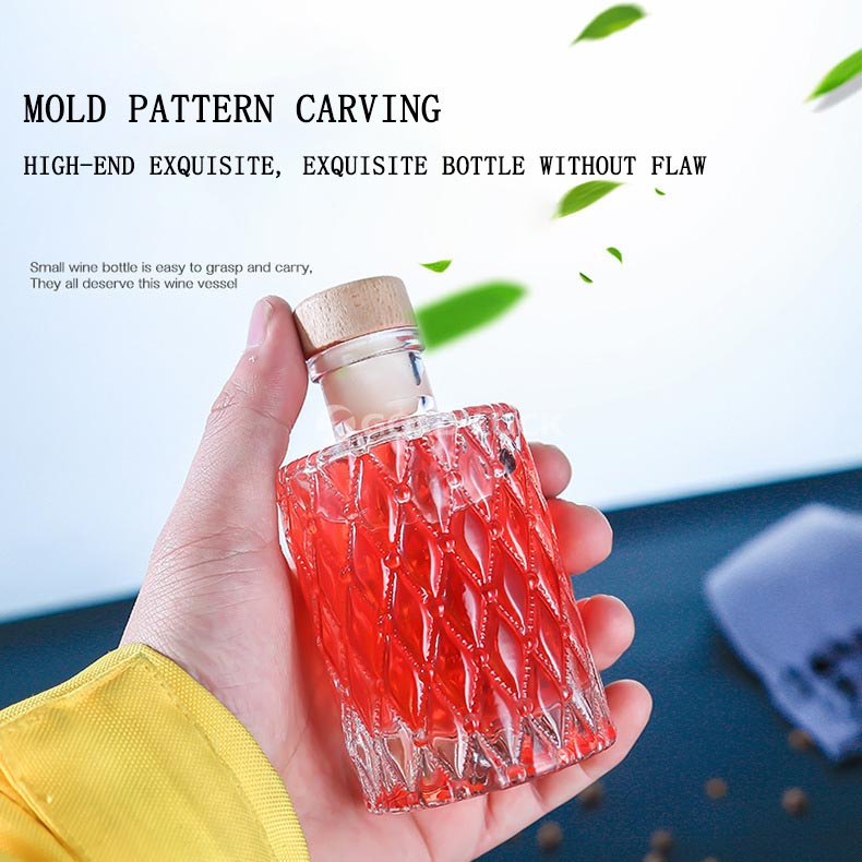 Mini Liquor Bottles 50ml 100ml Whisky Glass Liquor Bottles for Vodka Rum Gin Packaging with Screw Cap Cork Finish