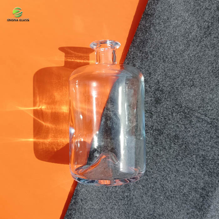 375ml 500ml 700ml 750ml Round Short Neck Thin Glass Bottle Gin Bottles Rum Bottle Glass 75cl Whiskey with Cork