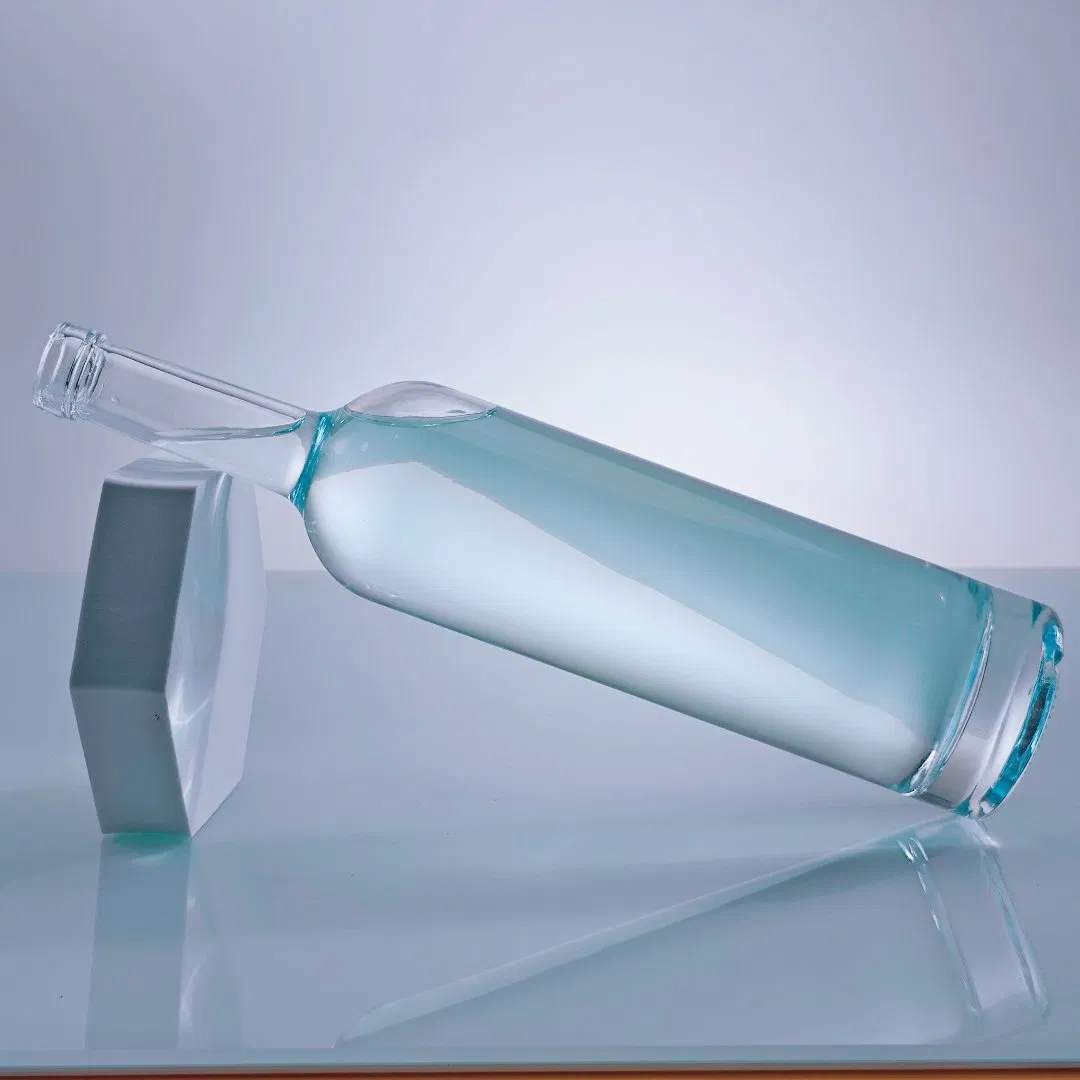 Tall Neck Luxury Whiskey Bourbon Tequila Rum Vodka 700ml 375 Ml 500ml 750ml Spirits Liquor Glass Bottle with Flat Shoulder Bamboo Stopper Cork