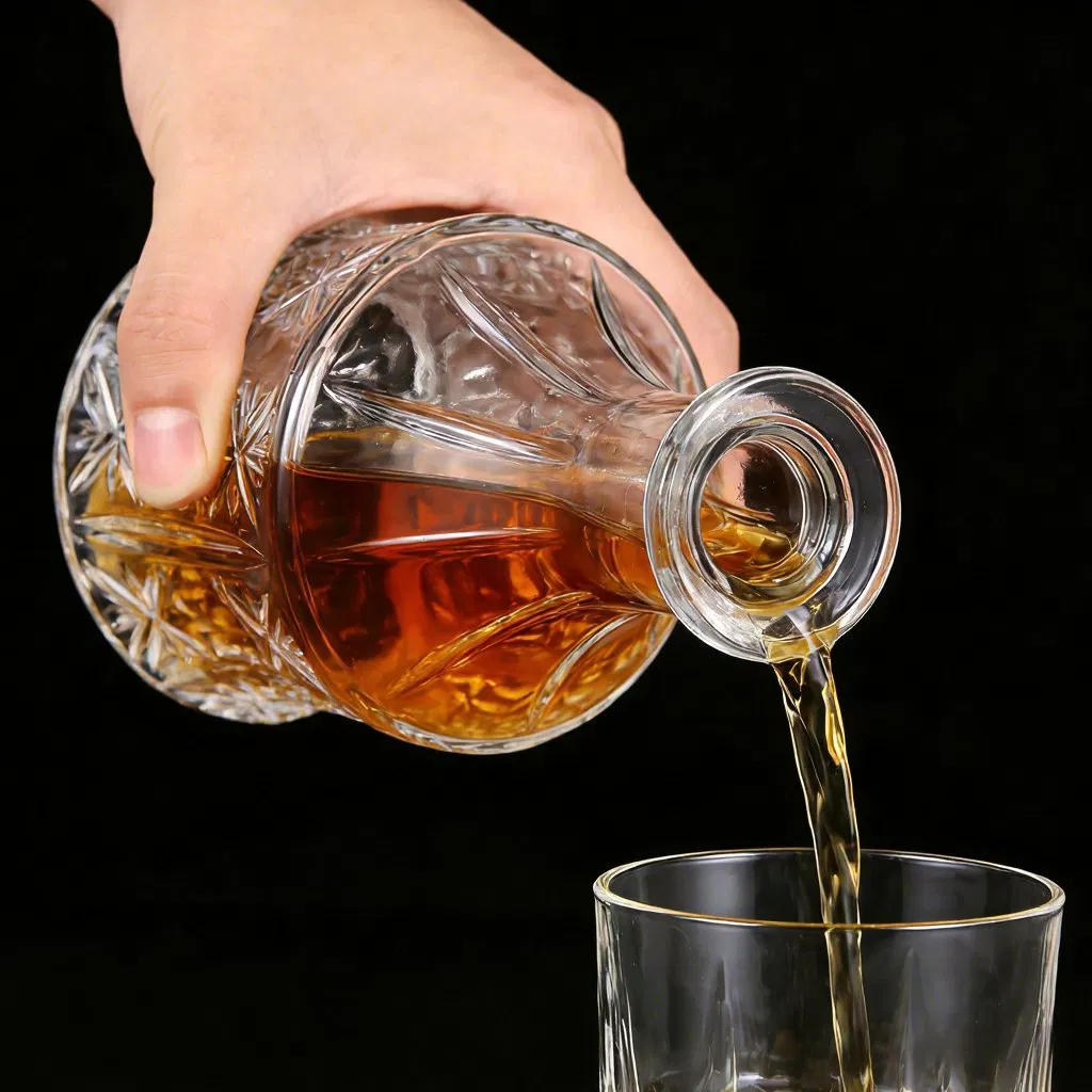 High Quality Luxury 25oz 27oz Glass Spirits Bottle Vodka Gin Rum Liquor Whisky Decanter with Glass Lid
