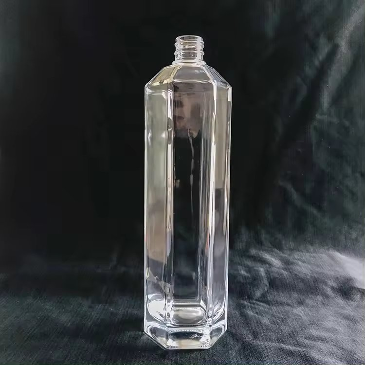 Luxury Like Hexagonal 500ml Square Glass Liquor Bottle