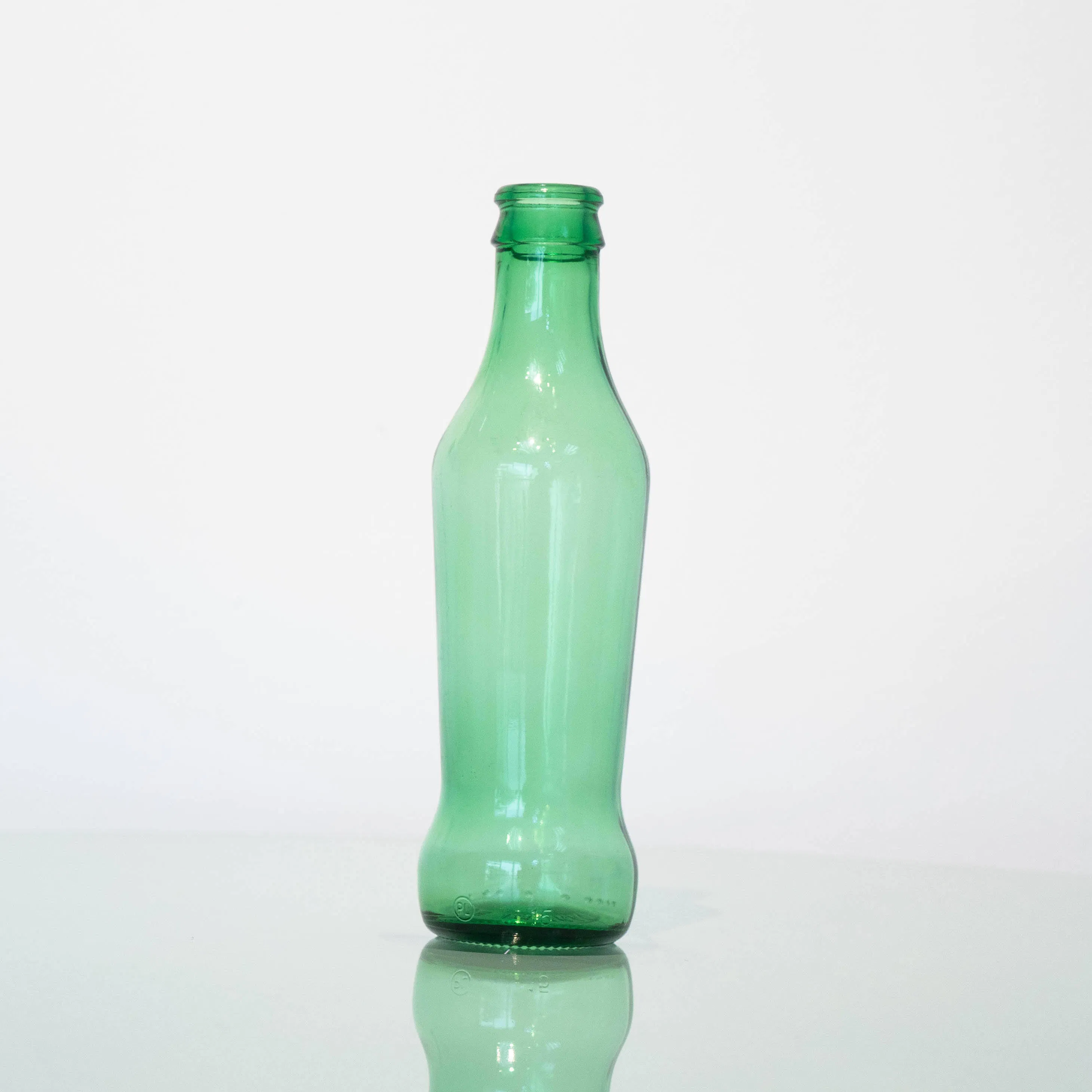 Wholesale Transparent Round Empty Extra Flint Glass Wine Vodka Tequila Liquor Bottle