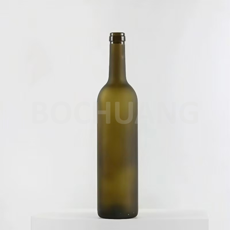 Wholesale 750ml Antique Green Glass Container Standard Bordeaux Glass Red Wine Bottle with Cork Finish