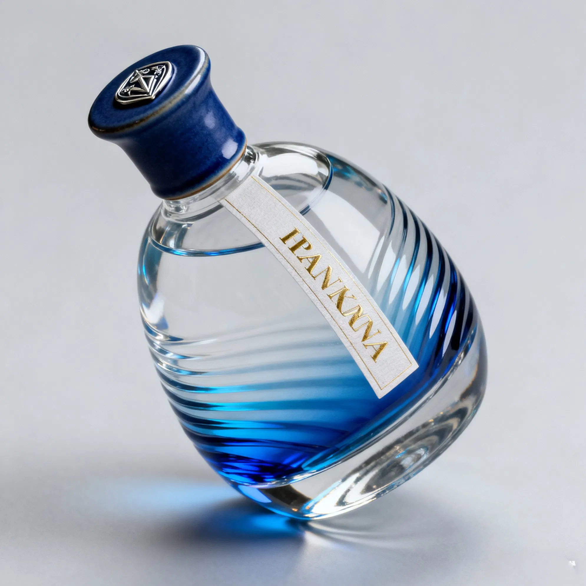 Lightweight Yet Sturdy Glass Bottle, Easy to Carry and Ideal for International Travel Occasions