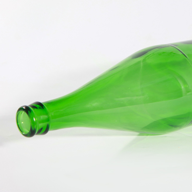 1L Empty Lightweight Green Glass Wine Bottles with Corks for Sale