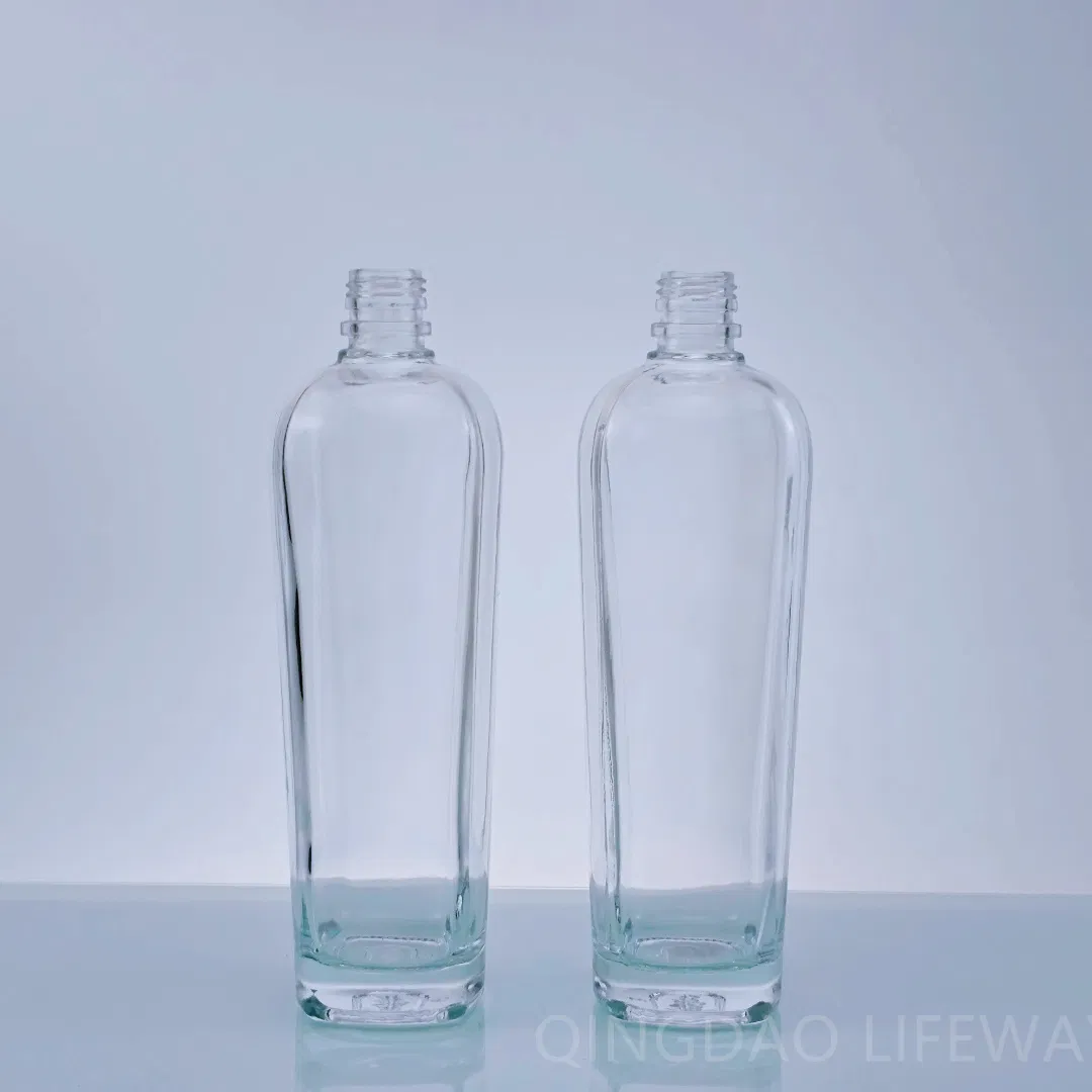 750ml Round Shoulder and Short Neck Vodka Brandy Whisky Tequila Bottle with Screw Cap