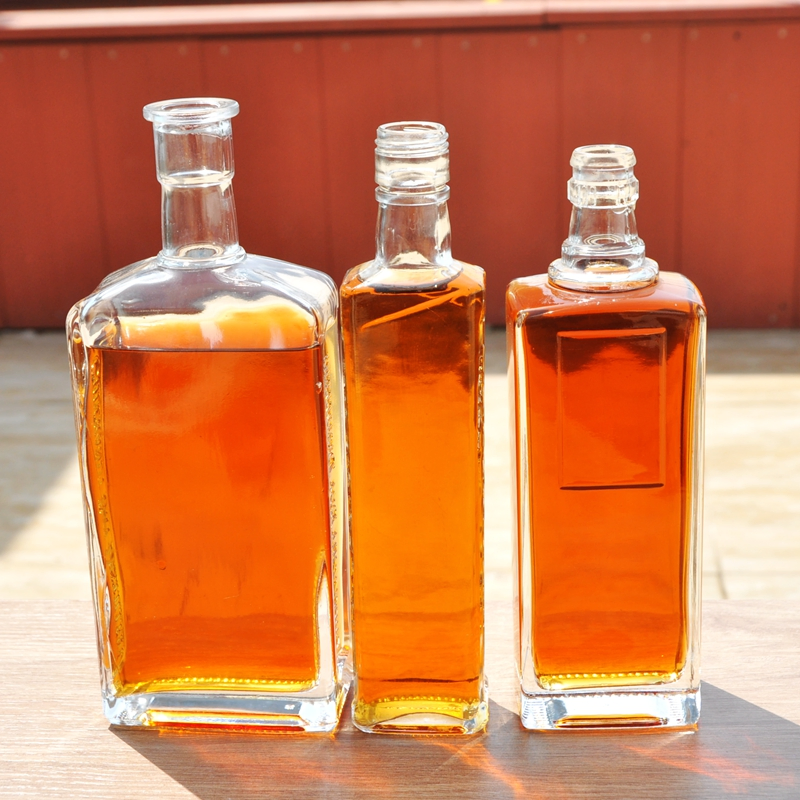 Cork Finish Round Clear Glass Bottle Spirit Packaging