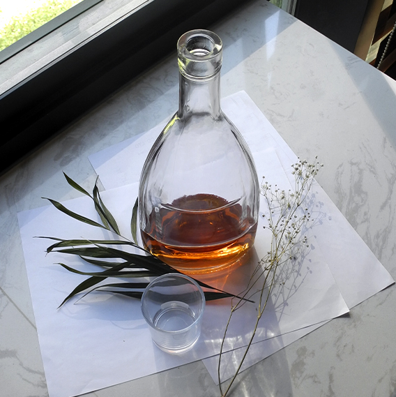 500ml 720ml 750ml Transparency Empty Design Custom Xo Wine Rum Spirit Glass Bottle Customized Printed Bottle with Cork Finish