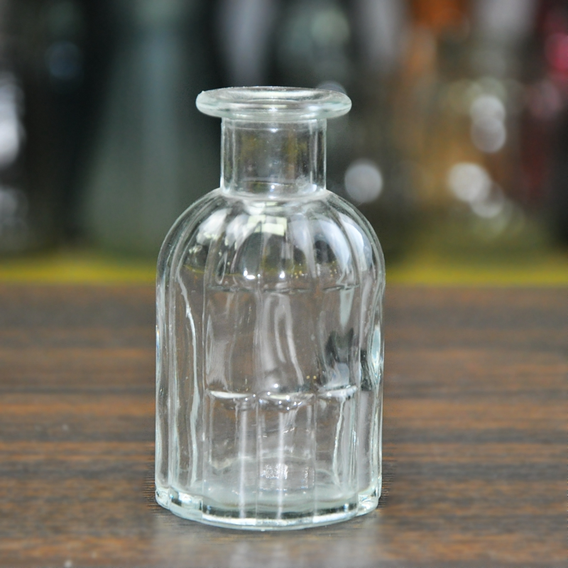 Embossed Round Air Purification Decoration Crystal Glass Aromatherapy Bottle