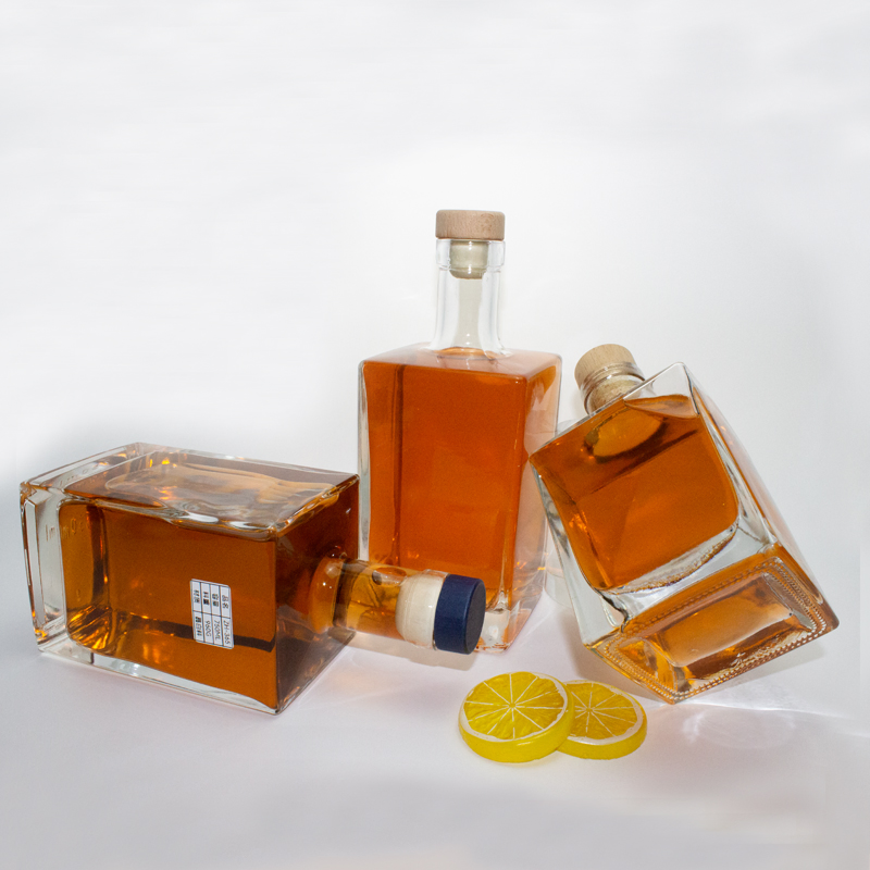 Wholesale Price Luxury 500ml 700ml 750ml Clear Square Whisky Bottle Extra Flint Rum Tequila Whiskey Vodka Liquor Glass Bottle with Printing Logo
