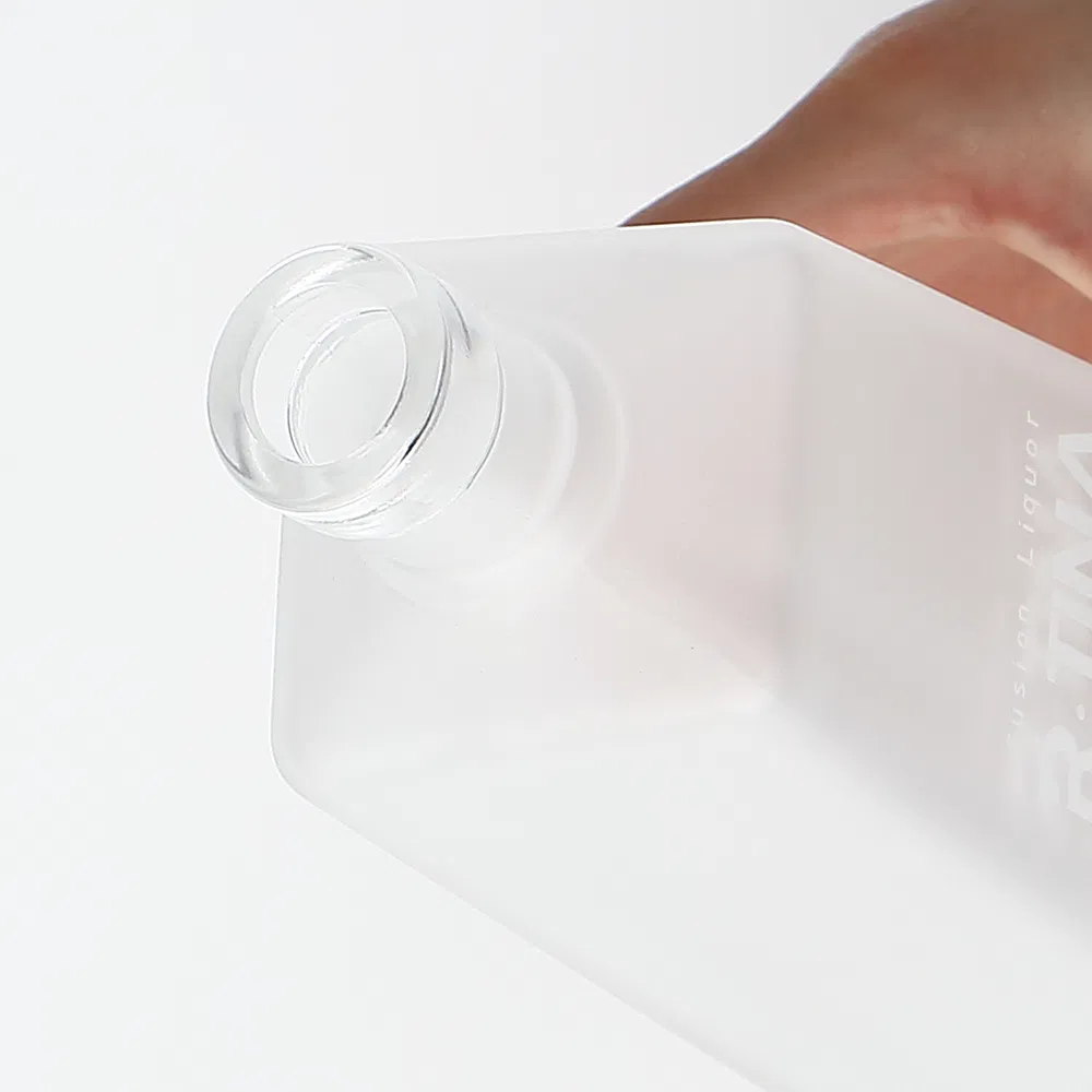 Custom New Design 375ml 500ml 700ml 750ml Frosted Vodka Liquor Gin Rum Tequila Whisky Alcohol Spirit Glass Bottle with Cork