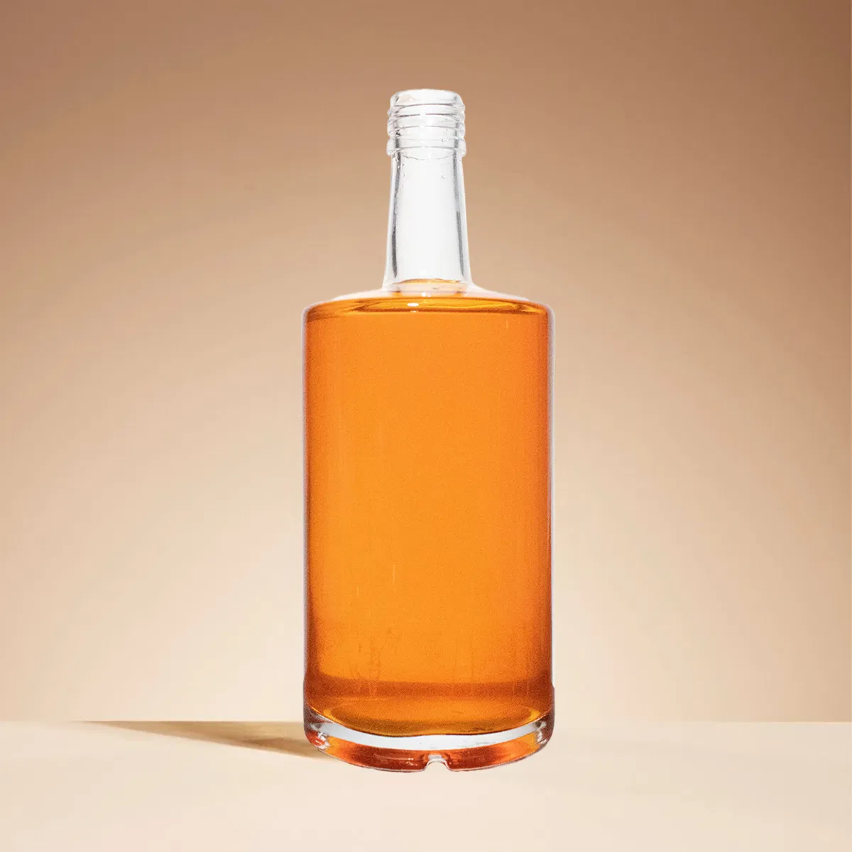 Round Glass Bottle 500ml 750ml Wide Finished Short Neck Vodka Bottle with Cork