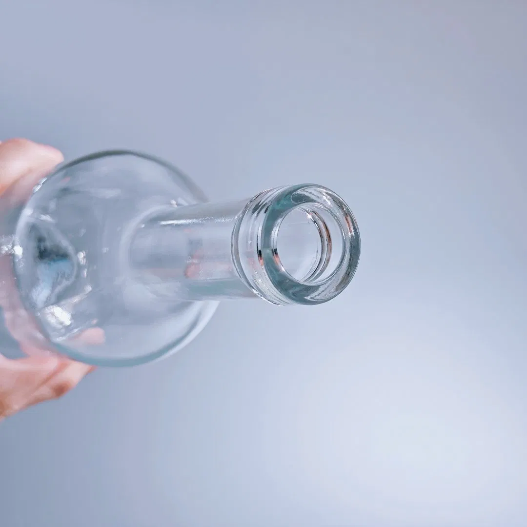 Tall Neck Luxury Whiskey Bourbon Tequila Rum Vodka 700ml 375 Ml 500ml 750ml Spirits Liquor Glass Bottle with Flat Shoulder Bamboo Stopper Cork