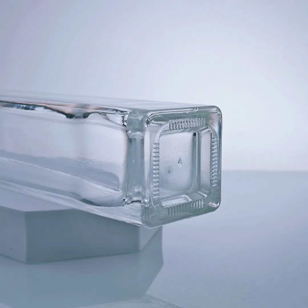 Custom Made Square Glass Bottle Spirit Bottle 500ml Taquila Vodka Glass Bottle with Cork Finish