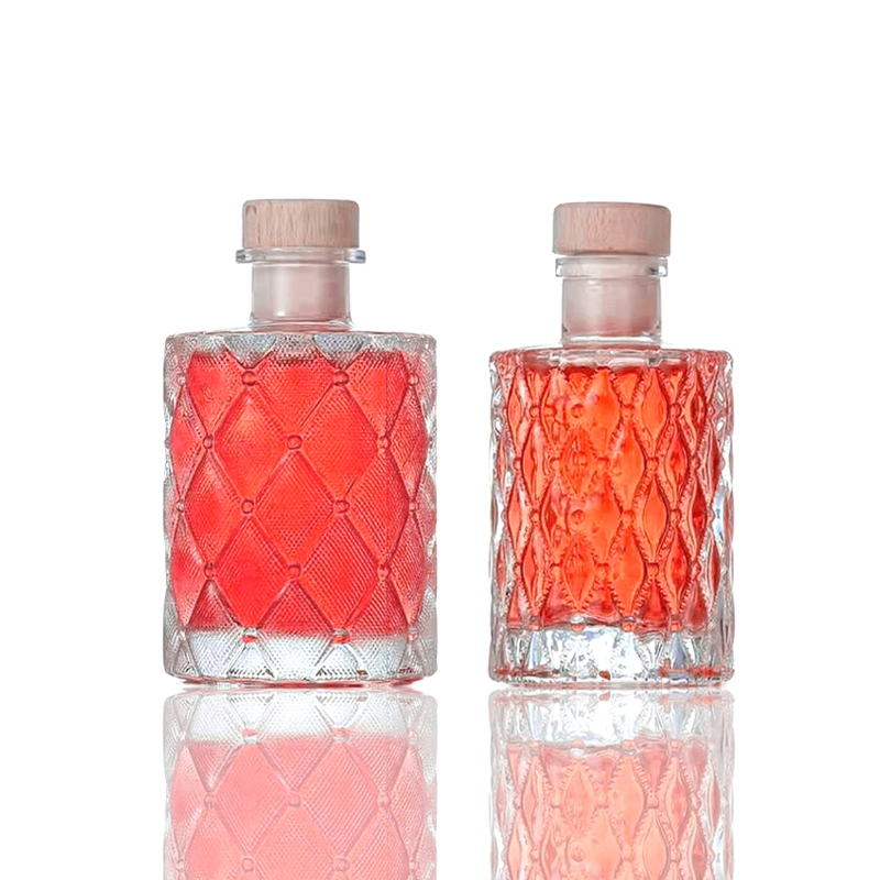 Factory Wholesale Clear Embossed Glass Craft Spirits Bottles with Wood Cork Stopper