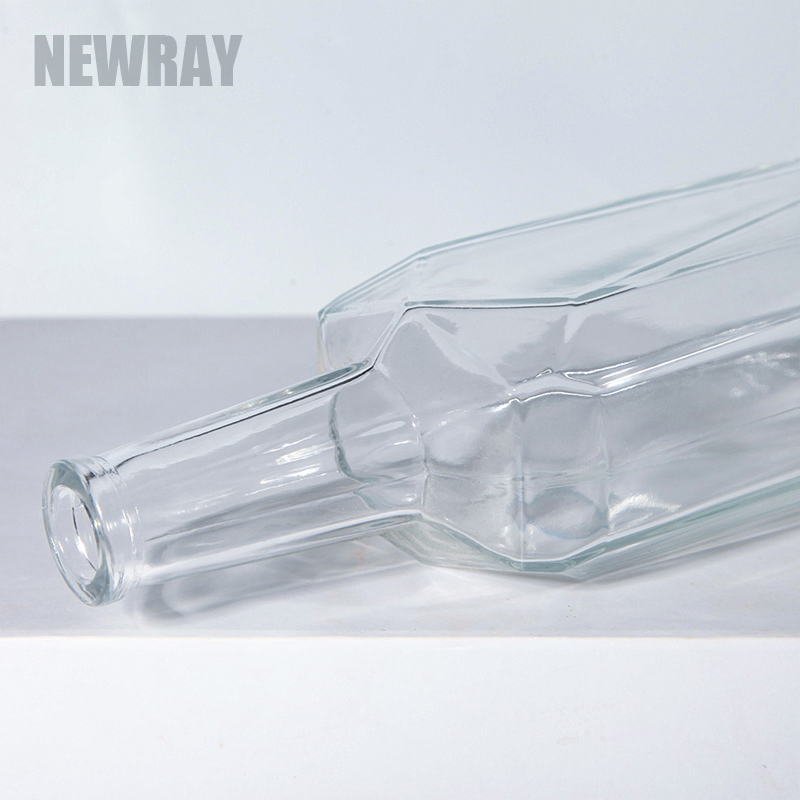 Thick Base 50 Cl Glass Liquor Bottles for Rum Gin Whisky Tequila