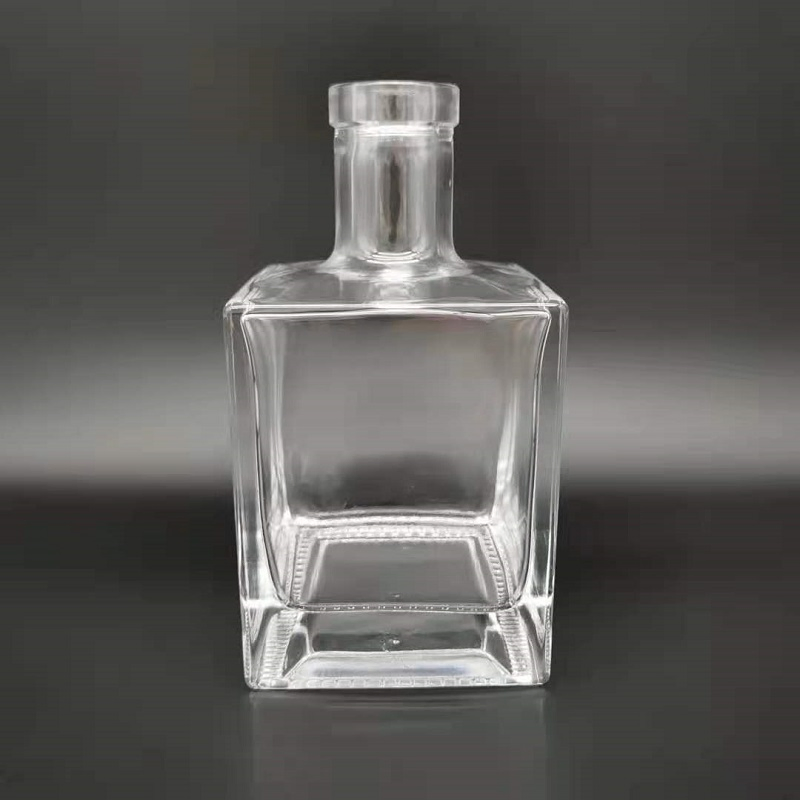 Luxury 500ml Big Volume Empty Square Reed Diffuser Glass Bottle for Fragrance Liquor Wine Whisky