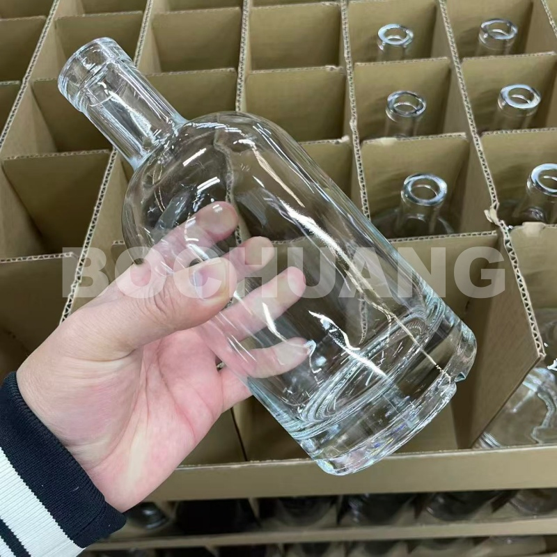 330ml 500ml 700ml 750ml 1000ml Flint Glass Bottles for Sparkling Water Still Water Mineral Water Natural Spring Water Drinking Water